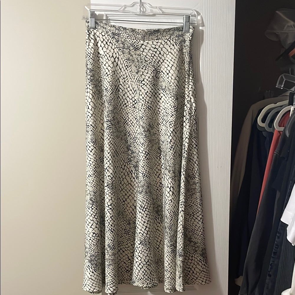 Banana Republic Size 2 Snake Print Maxi Skirt